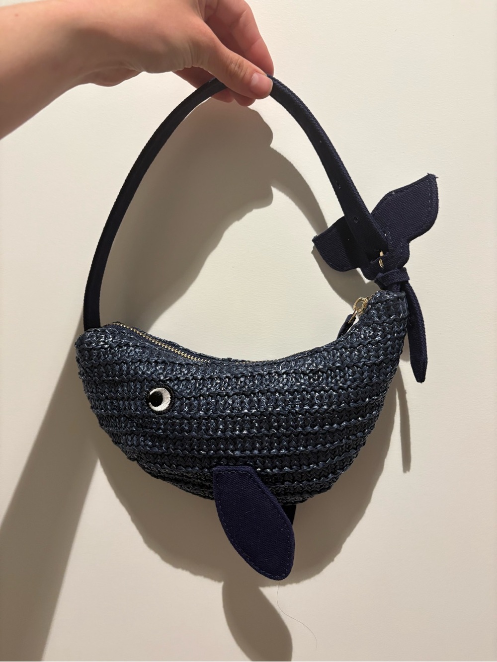 Vineyard Vines Navy Whale Straw Mini Shoulder Bag